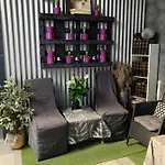 Modern Mitten In Der Stadt Und Doch Sehr Ruhig 2 Minuten Zu Therme Appartement *