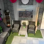 Modern Mitten In Der Stadt Und Doch Sehr Ruhig 2 Minuten Zu Therme *