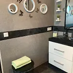 Appartement Modern Mitten In Der Stadt Und Doch Sehr Ruhig 2 Minuten Zu Therme Bad Ems