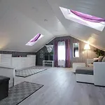 Modern Mitten In Der Stadt Und Doch Sehr Ruhig 2 Minuten Zu Therme