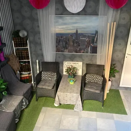 Modern Mitten In Der Stadt Und Doch Sehr Ruhig 2 Minuten Zu Therme *