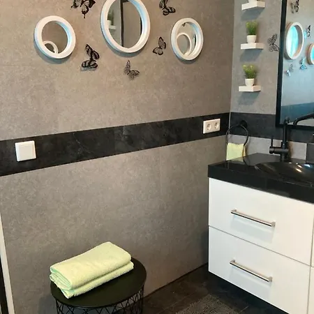 アパート Modern Mitten In Der Stadt Und Doch Sehr Ruhig 2 Minuten Zu Therme バート・エムス