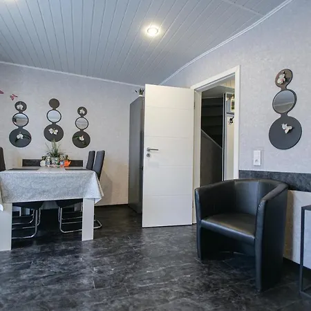 Modern Mitten In Der Stadt Und Doch Sehr Ruhig 2 Minuten Zu Therme Appartamento *