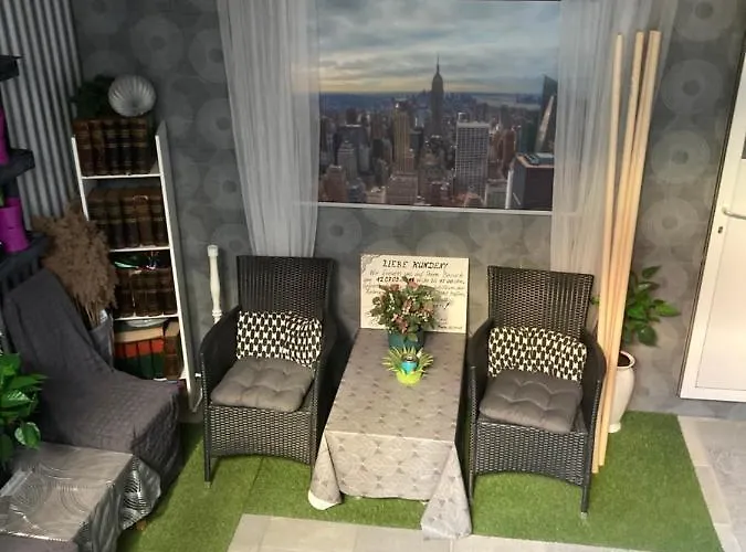 Modern Mitten In Der Stadt Und Doch Sehr Ruhig 2 Minuten Zu Therme *