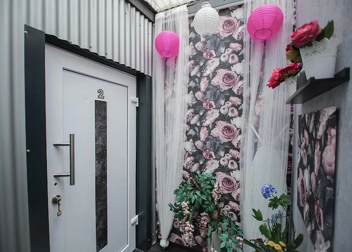 Modern Mitten In Der Stadt Und Doch Sehr Ruhig 2 Minuten Zu Therme * Bad Ems